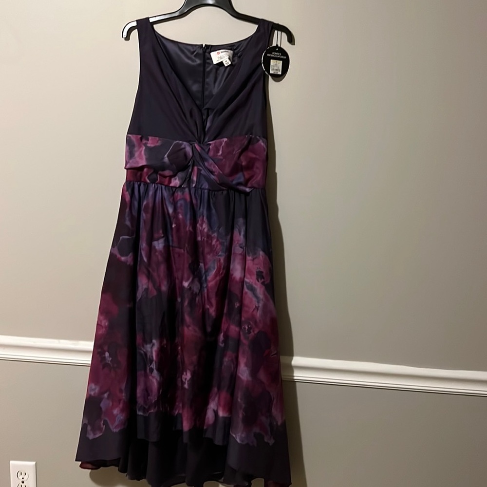 Beautiful Neiman Marcus sleeveless dress great for summer weddings.